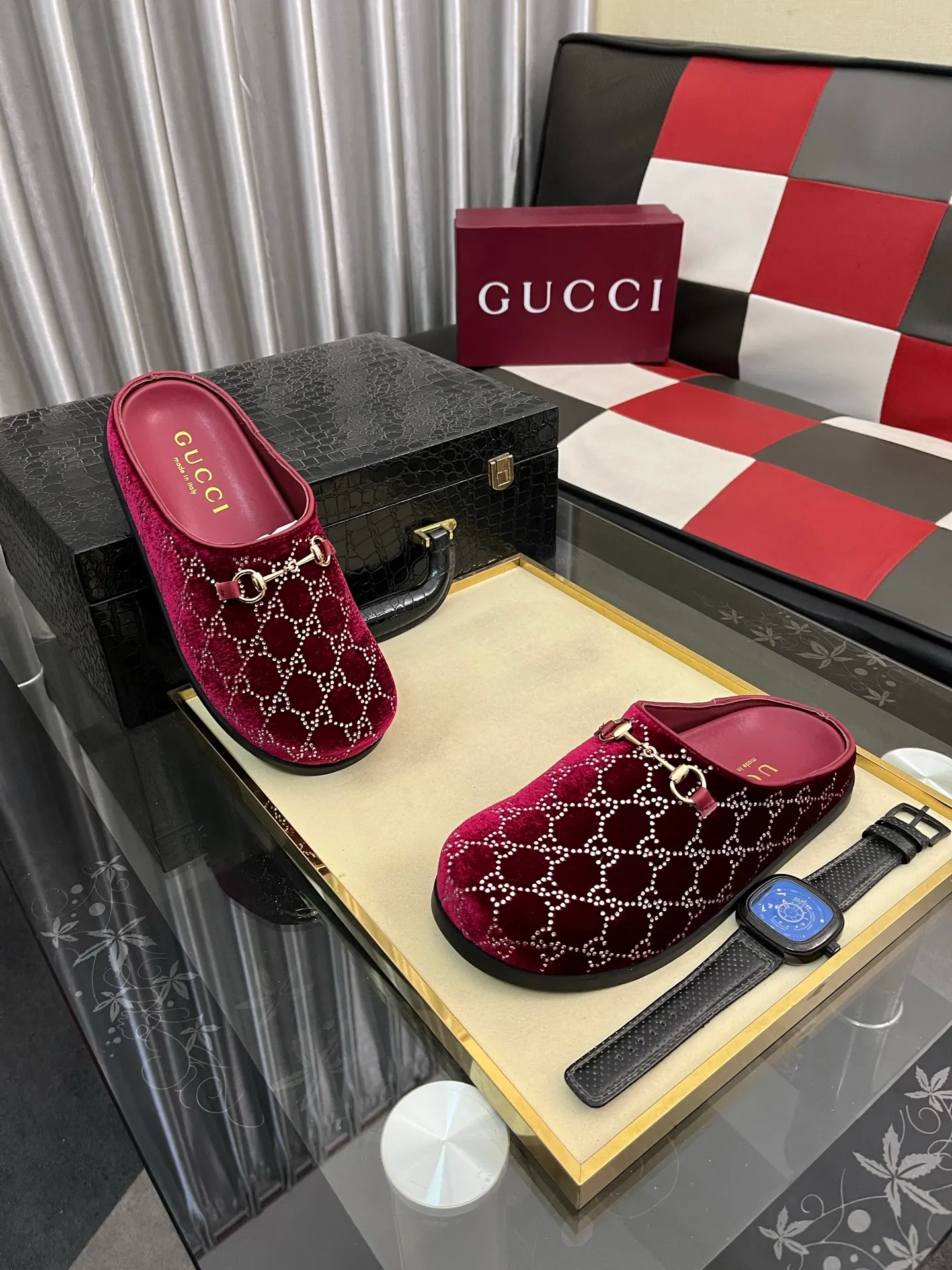 Ex-factory price: 460⌚️⌚️[Gucci] 2025 new season half-slip men's shoes, made of Italian imported first-layer frosted cowhide➕sheepskin lining, original hardware buckle, original combination of wear-resistant outsole, real shot 🎬 very comfortable on the feet, 4️⃣ colors available in sizes 38-44